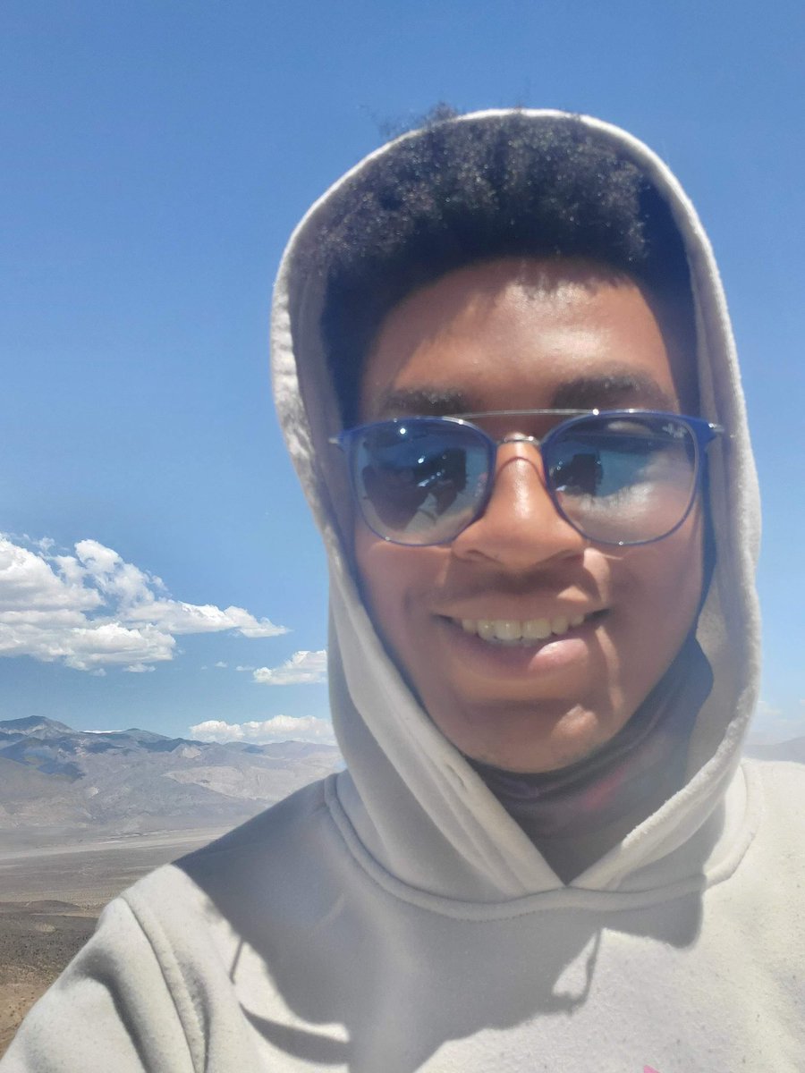 PleaseHelpFind4's tweet photo. HAPPY HOLIDAYS to you all!
Peace, love, and blessings to you.
Thank you for all your love and support!
-@DavidRobinsonII and the Robinson Family. https://t.co/Tr2eCZbqz2 #JusticeForDaniel #pleasehelpfinddaniel #danielrobinson #holidays #NewYear2024 https://t.co/b1waaEtUqP