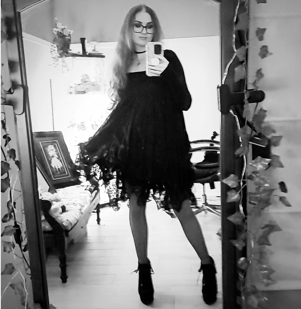 Leezie Bee🐝🐧 tweet media
