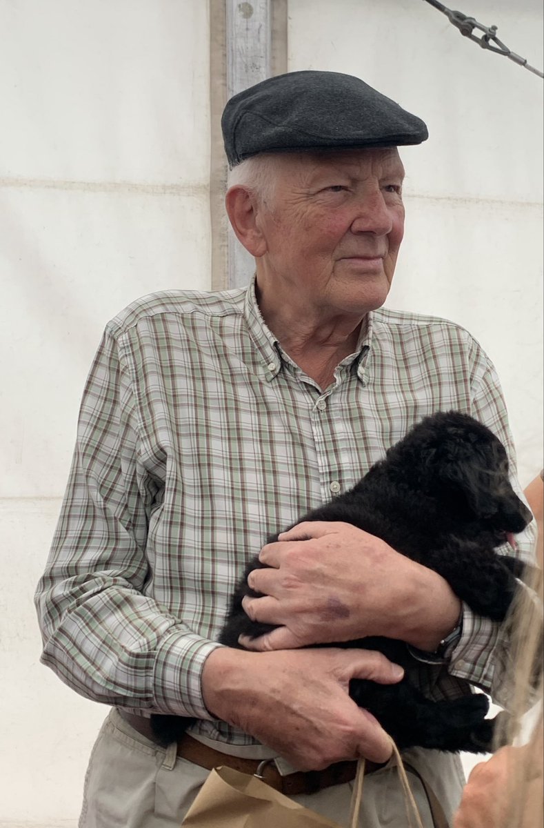 El 24 de diciembre falleció Jesús Garzón a los 77 años. Referente del ecologismo, fue pionero en la defensa, la puesta en valor y la recuperación de la trashumancia y las vías pecuarias. Tuve la inmensa suerte de conocerle y acompañarle este otoño en su última trashumancia.