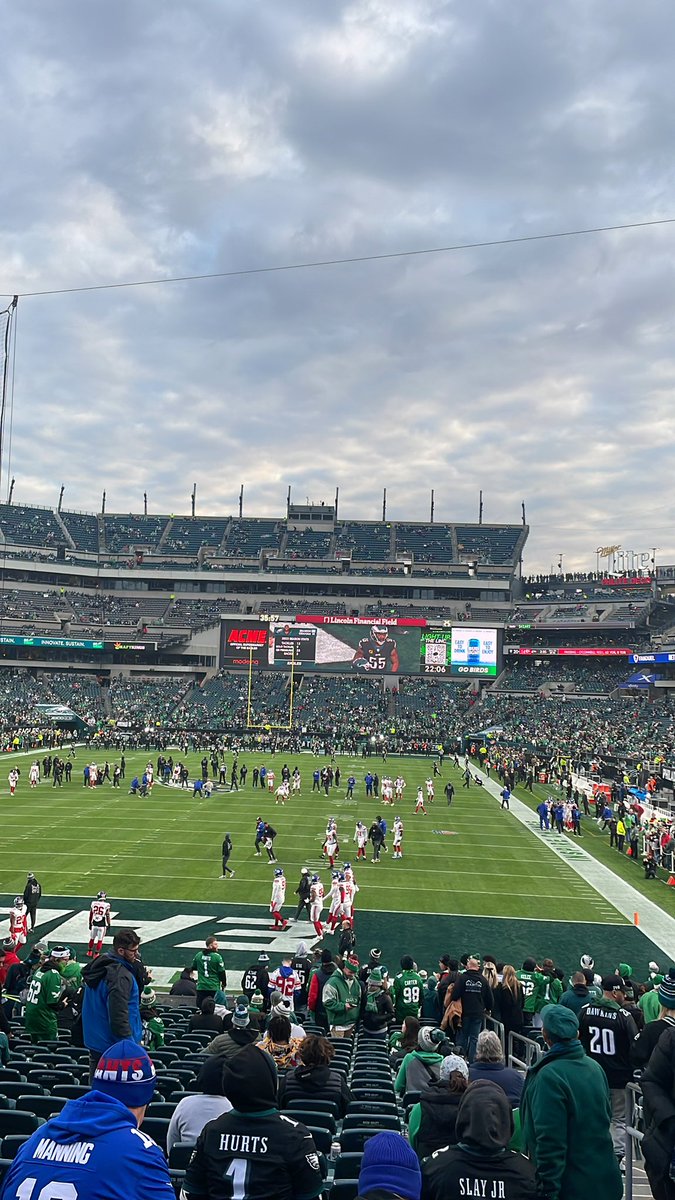 runofthemillard's tweet photo. Merry Christmas. Go Birds! 🦅 https://t.co/wXg0a5oOWd