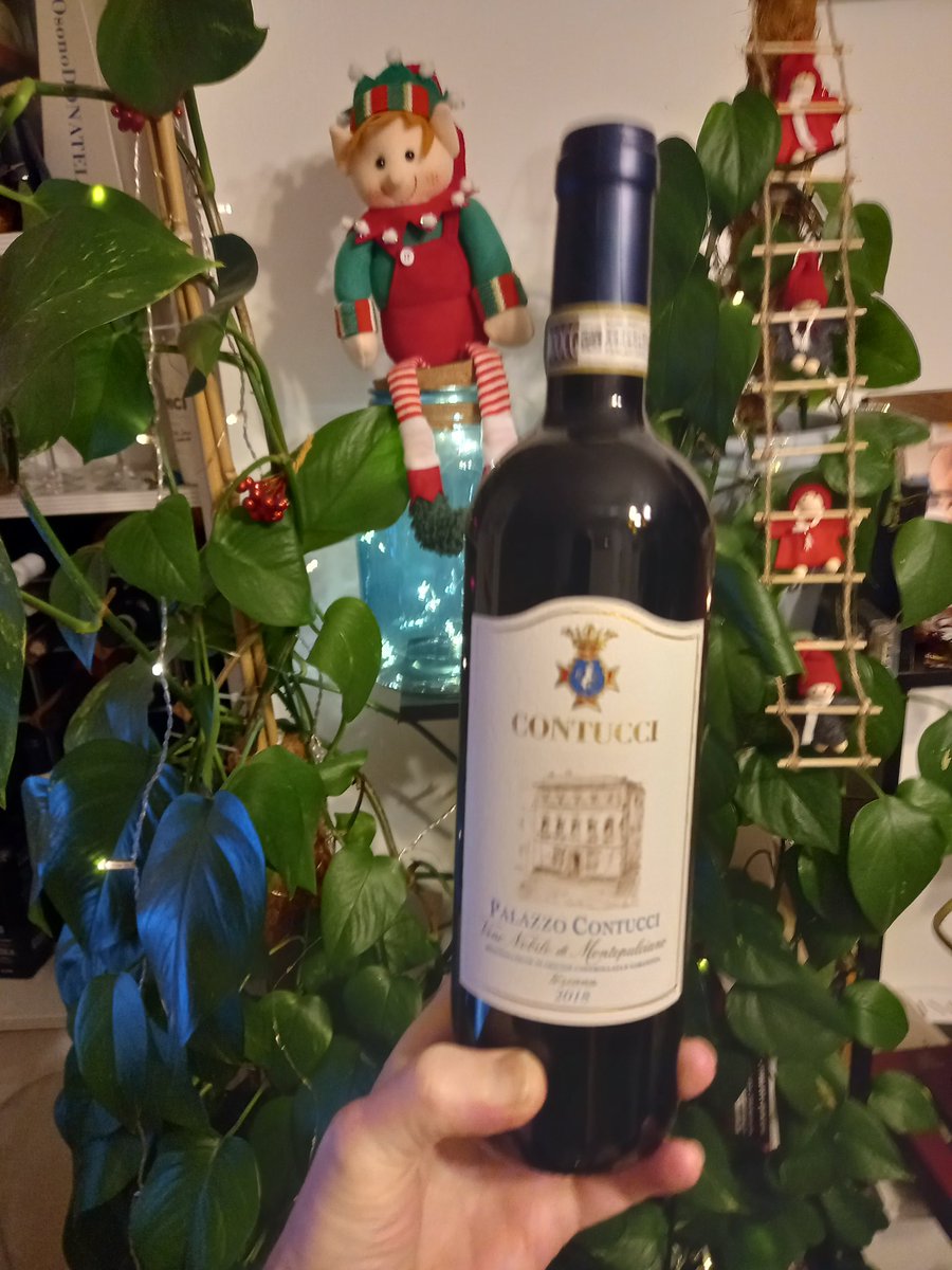 No big meal today, as we celebrated last night. Tonight cheese, wine and TV. Opened up this VNdM from #contucci and our #rusticTuscanyTour @RussellVine1981 @JohnMFodera @stock_guy1 @jimofayr @7MikeCollins6 @ArdenPaul4 @BradleyHorne @CambWineBlogger @cynthia_hayes @SuzyQlovesWine