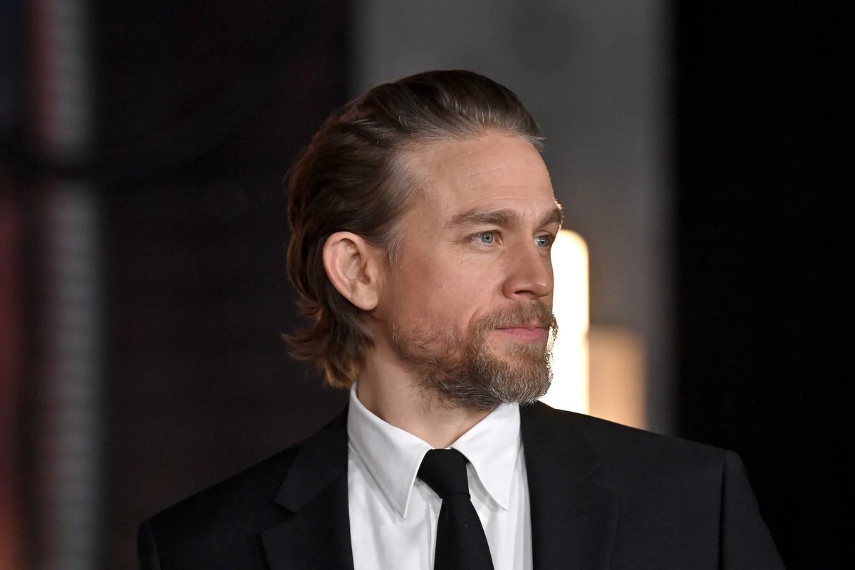 Charlie Hunnam Opens Up About Being a Finalist to Play Anakin Skywalker in the ‘Star Wars’ Prequels trib.al/JkCiHaI