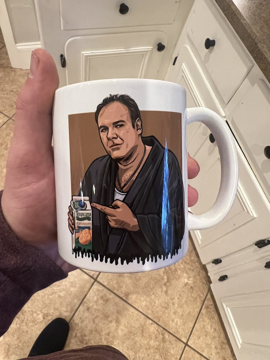 jackiewestside_'s tweet photo. Probably my favorite gift this year @SopranosWorld #SomePulp https://t.co/whjNP9aRc2