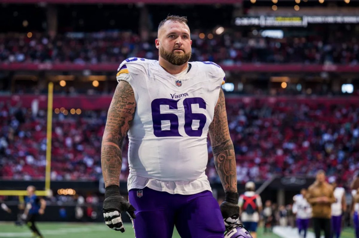 TPPSkol's tweet photo. Dalton Risner had the HIGHEST pass blocking grade of all offensive lineman in week 16 (90.0) per @PFF 

0 Pressures
0 QB Hits
0 QB Hurries
0 Sacks

Risner had himself a game on Chirstmas Eve.

#ProBowlVote Dalton Risner https://t.co/aex3SUraDZ