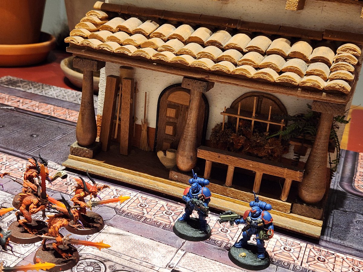 KinoFabino's tweet photo. If you have latino parents they have the best Warhammer terrain https://t.co/EDnuhZFC99