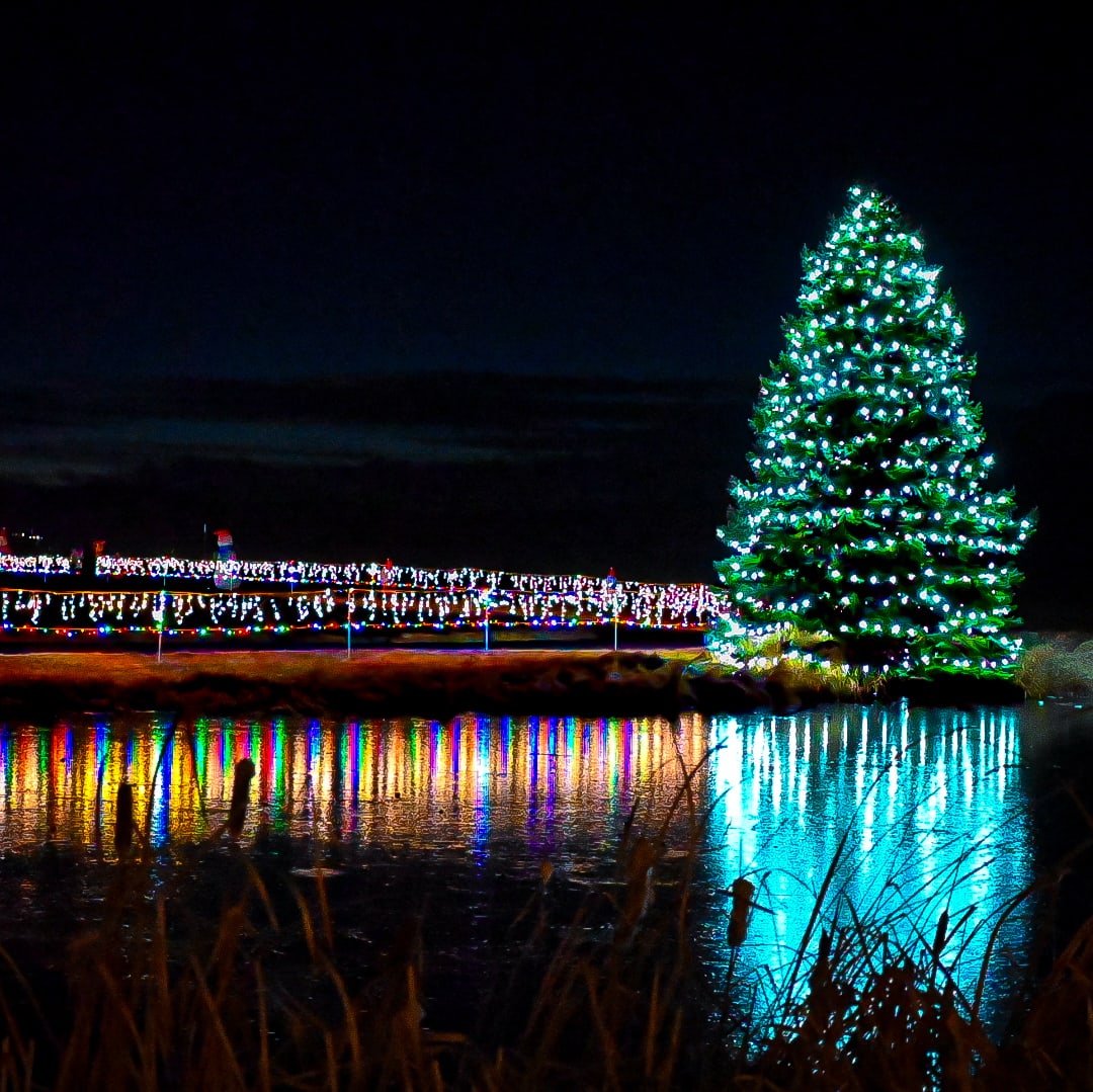 Christmas in Sunriver, Oregon.

#christmaslights #christmas #christmastree #christmastime #christmasdecorations #xmas #christmasiscoming #winter #merrychristmas #christmasspirit #christmasmagic #christmaseve #santaclaus #christmasvibes #ChristmasDinner #snow #santa