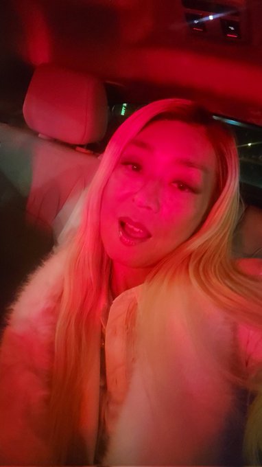 Merry Xmas ❤️   #nonbinary #ladyboy #transfeminine #femme #trans https://t.co/s8vqqelFAQ<a href="/tag/nonbinary"class="tags">#nonbinary</a><a href="/tag/ladyboy"class="tags">#ladyboy</a><a href="/tag/transfeminine"class="tags">#transfeminine</a><a href="/tag/femme"class="tags"><span>#femme</span></a><a href="/tag/trans"class="tags"><span>#trans</span></a>