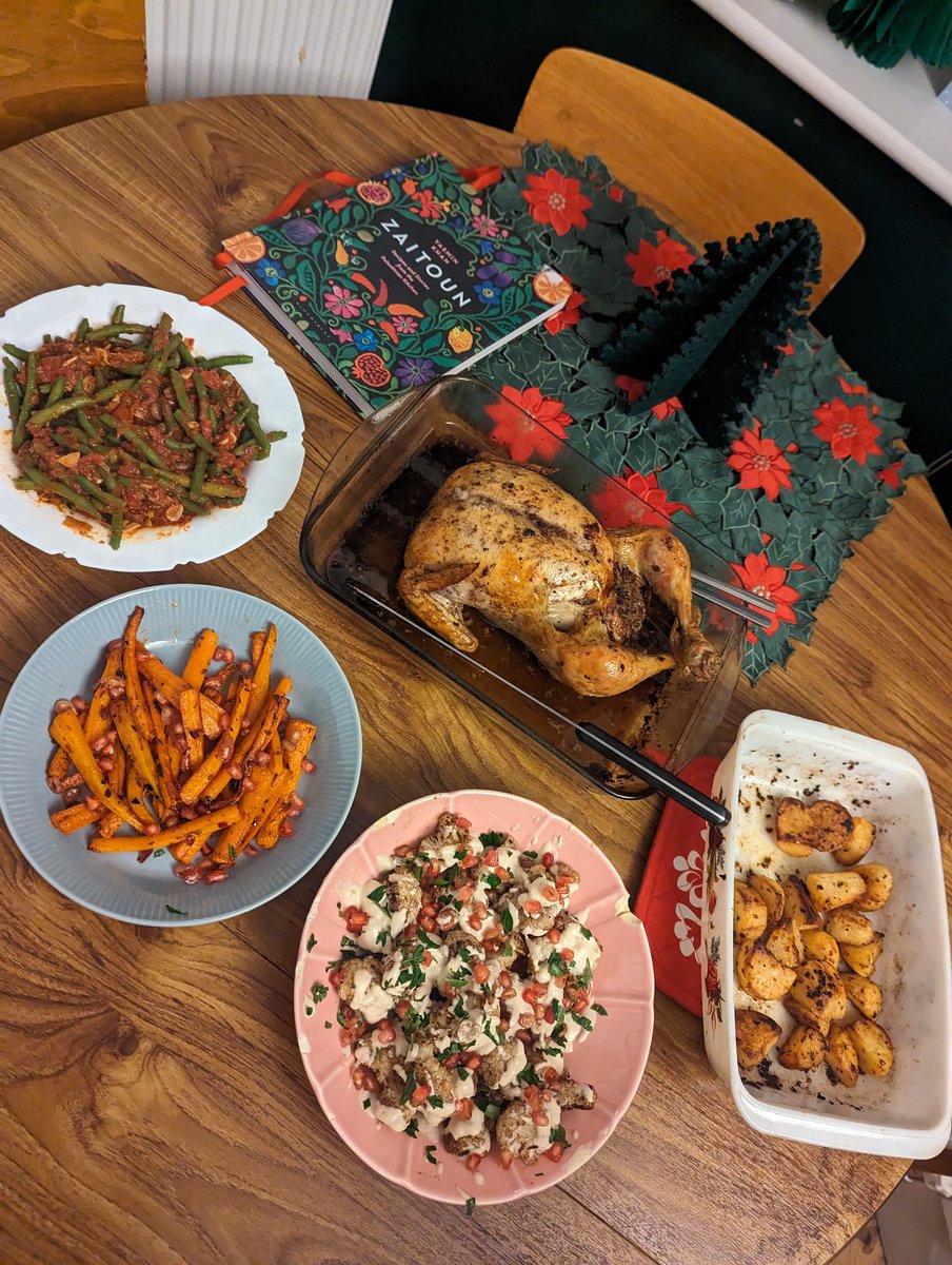 cryskttlty's tweet photo. Gifted a Palestinian cookbook for Christmas. Thinking of their beautiful culture and just cause. May Palestine be free by the new year 🇵🇸 https://t.co/BdSnass9g7