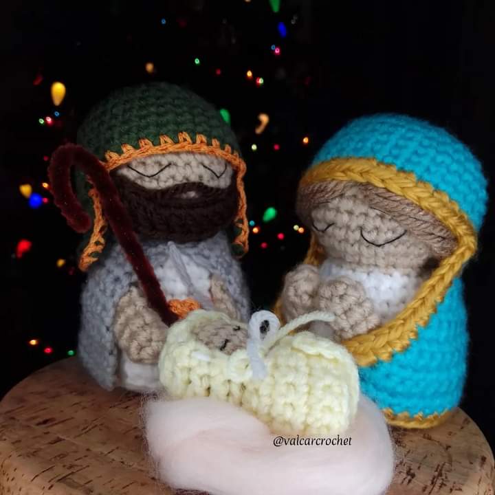 CrochetValcar's tweet photo. Sagrada familia a crochet ✨
#valcarcrochet #hechoamano #conamor #tijuanacrochet #crochetmexico #crochetlovers #xmascrochet #navidadcrochet #sagradafamilia #nacimientocrochet 
📏15cm aprox San José&amp; María https://t.co/fIjOb3yW3k