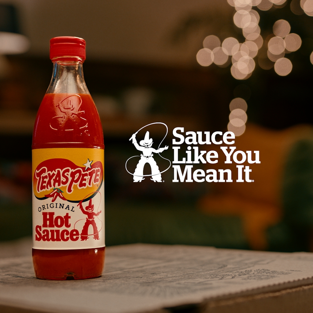 Happy Holidays to all you saucers out there ✨🎁 We wish you the warmest (and spiciest) wishes as you pour on the good times with your people.