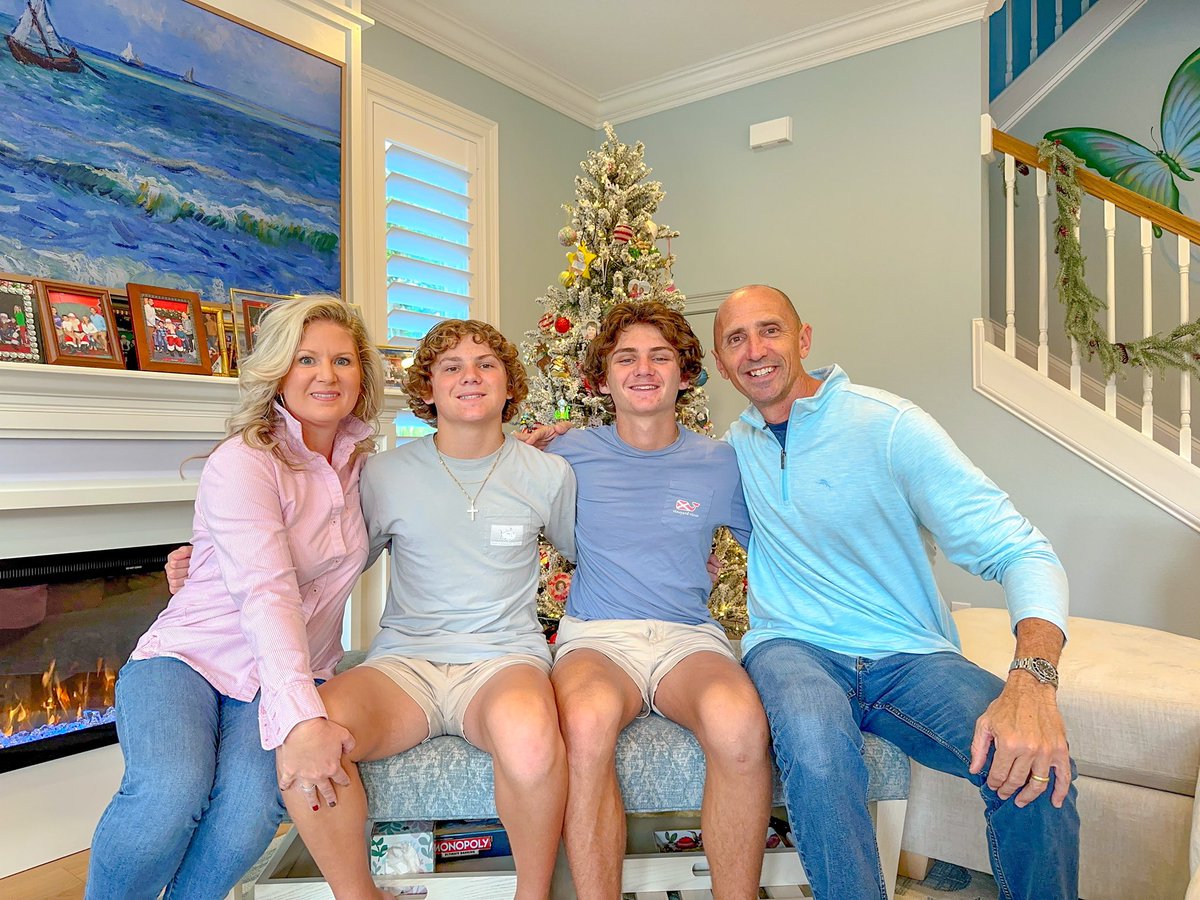 joecmeek3's tweet photo. From our family to yours, wishing everyone a very Merry Christmas! https://t.co/7jFVKfHURy