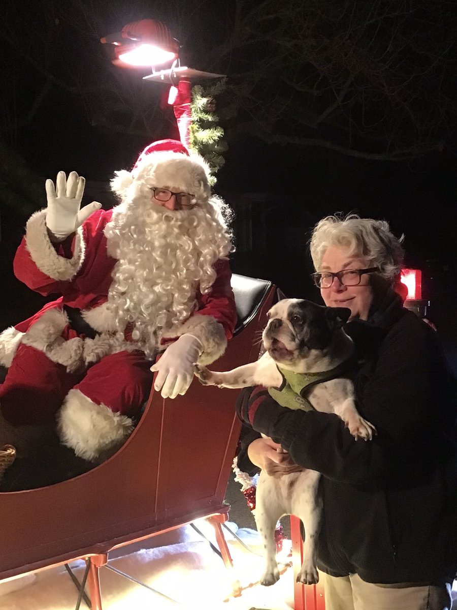 AskMisterRodney's tweet image. Merry Christmas 🎄