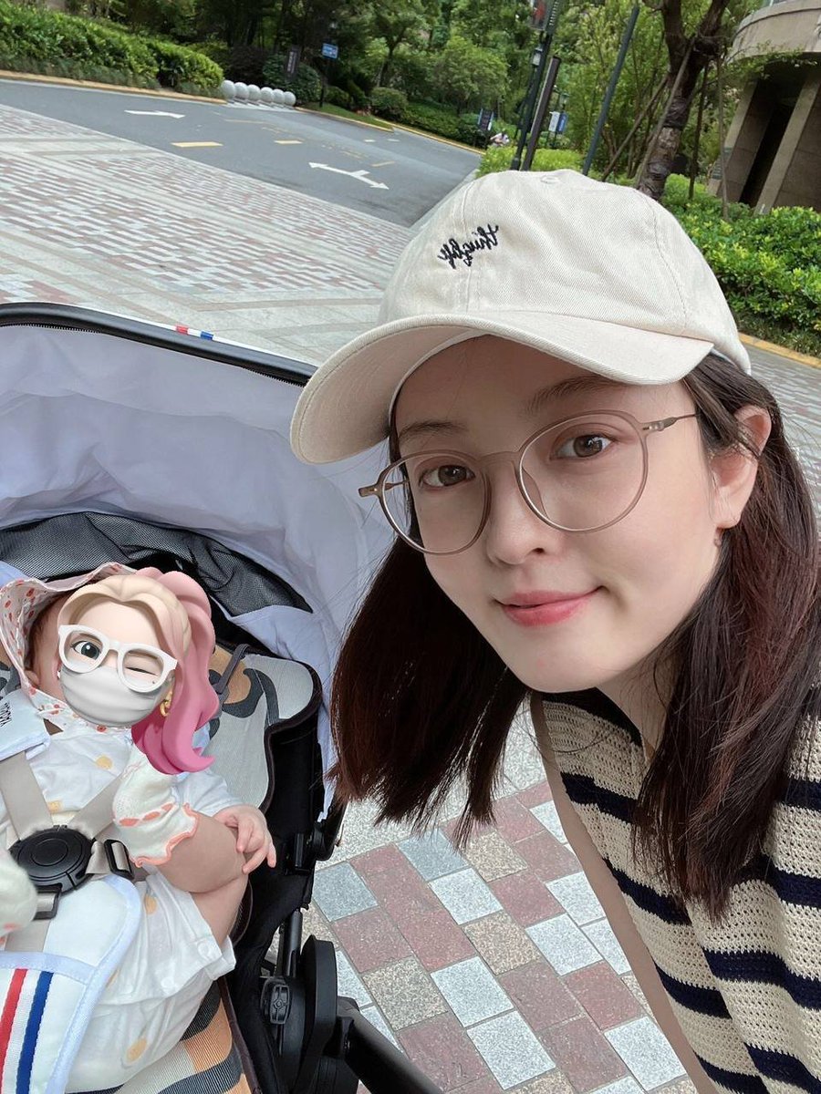 JessicaTur73135's tweet photo. 以前怀孕时依旧���美，妊娠少 乳房也坚挺，只是身体变得敏感，稍微刺激一下就会有感觉，我虽然想要 但还是忍住了，宝宝出生后前夫嫌弃身材变样就离开我，之后就再也没得到过真正的性爱，想找个同龄或比自己大的弥补心里的空缺，你愿意吗？💕 https://t.co/AMlxUdqWQb