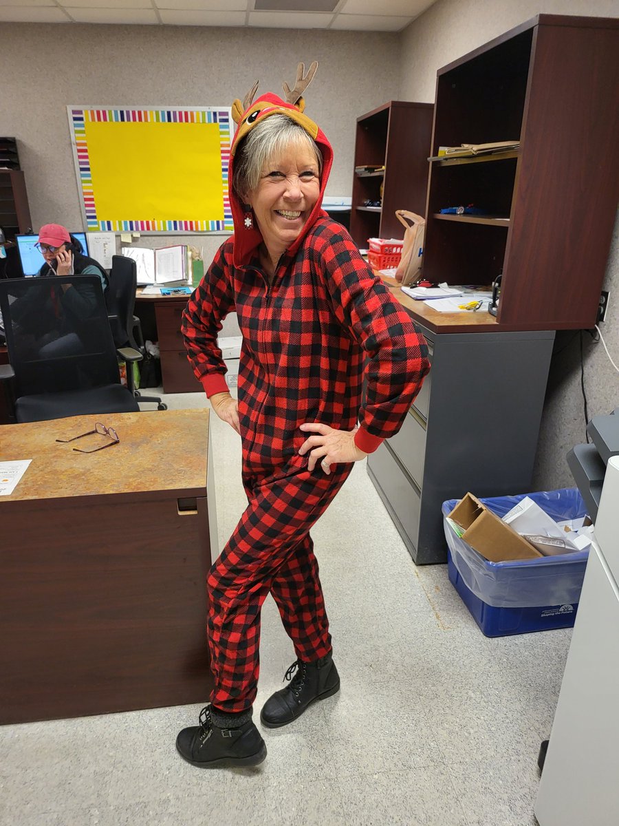 Pre Winter Break fun <a href="/chayes4979/">Cassandra Hayes Layne Elem Principal</a>