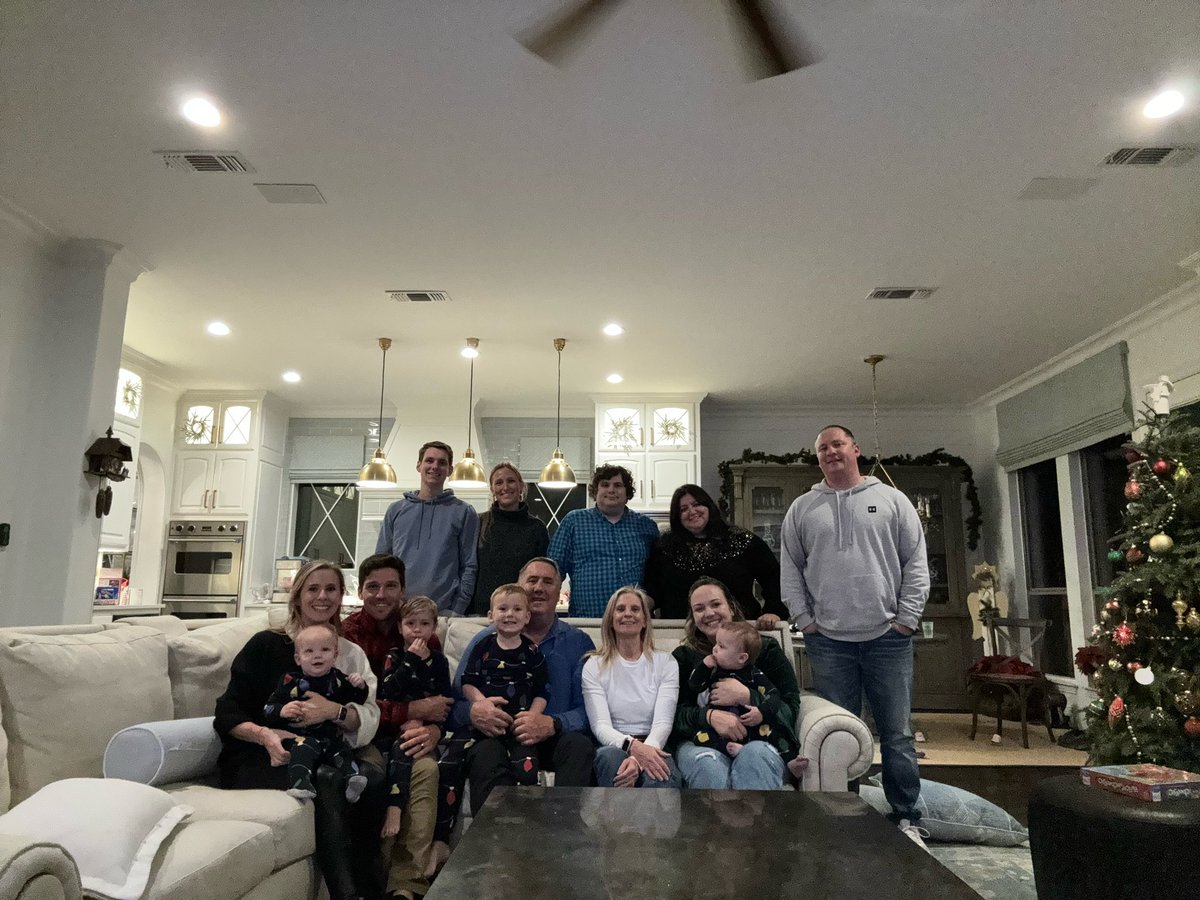 Haydenp14's tweet photo. Merry Christmas from the Patterson’s/Guerys!! https://t.co/9hU3a1x1KI