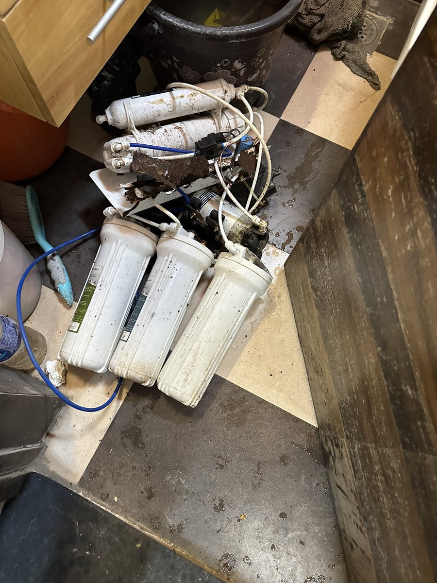 yprakash's tweet photo. @FaberIndia Two year old under the counter water purifier - horrific 

#ffaber - worst products that you can lay your hands on https://t.co/iHm4iQFRyi