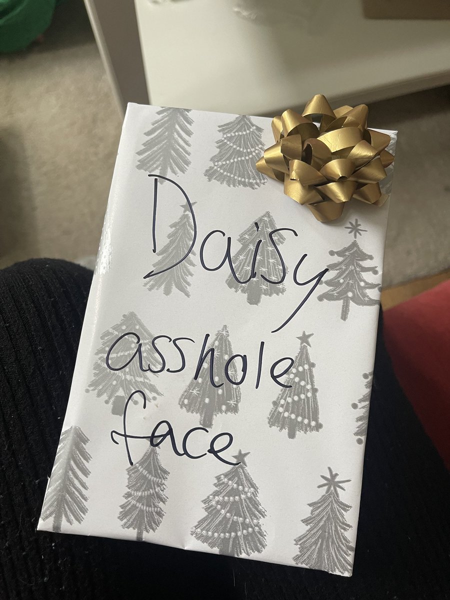 turntdais's tweet photo. my brother addresses me right i guess ? https://t.co/hnrJ2CM5CW