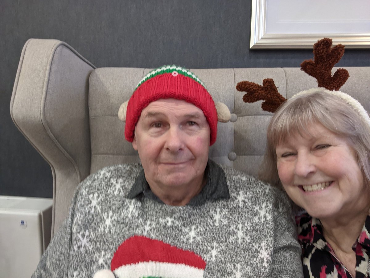 mags_elliott's tweet photo. A very Merry Xmas to you all from Stephen and I - all good wishes for a healthy new year ⚽🎅🌲 https://t.co/LzMoCY1gtv