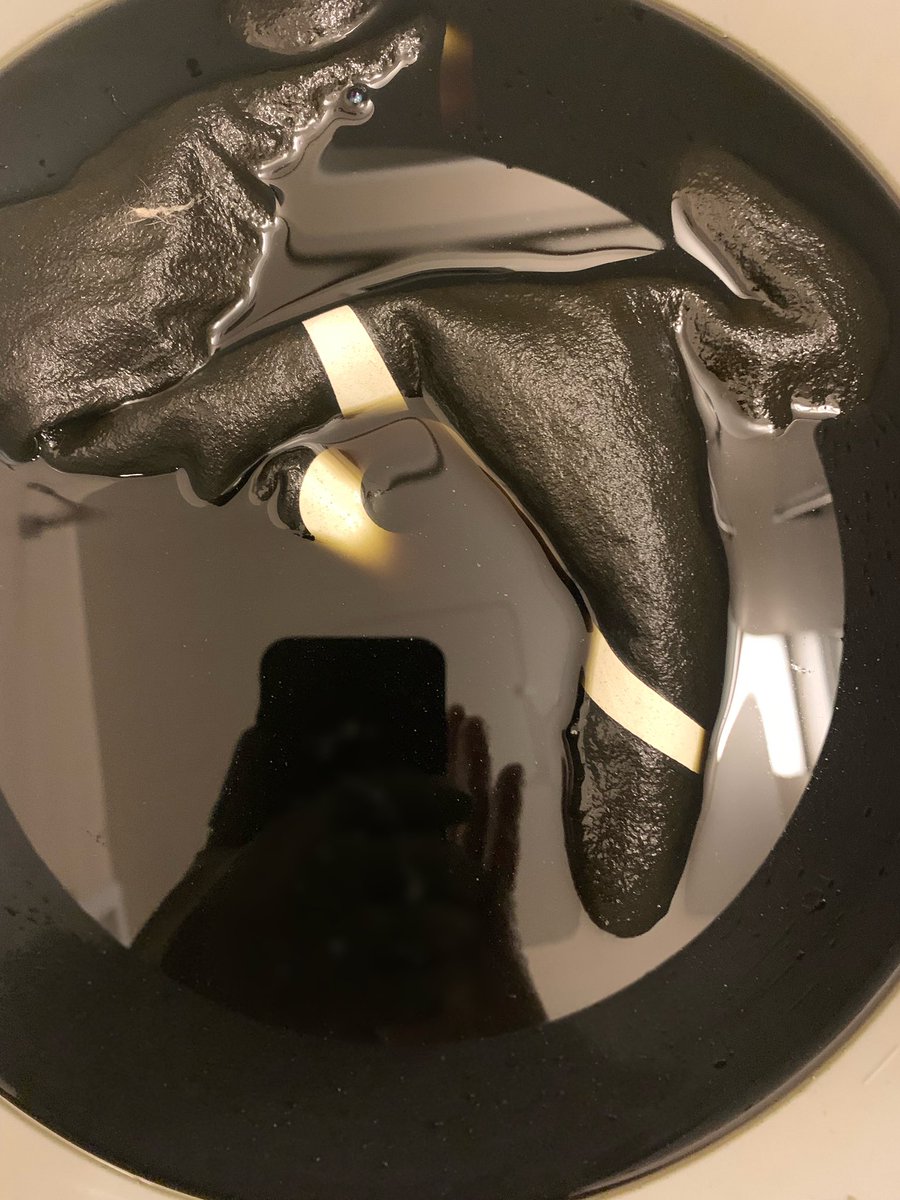 Hana_Chiki_Kuso's tweet image. 着すぎで変色・色褪せしてたお気に入りのTシャツ、どうしてもパジャマには出来なくて染めてみるーッ！「Love Kraft」（←Love KraftのツアーTなはず）聴いて歌いながらもーみもみもみ♪
変色のとこは色入りづらいみたいだけどいい感じ！まだまだ着ていいよね？

#superfurryanimals #petefowler #SFA