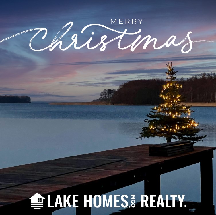 JacksonLakeLife's tweet photo. Merry Christmas from Lake Tobesofkee and Jackson Lake🎄! Hope y'all have a great day spending time with family!

#christmas #christmasday #christmasseason #cozyseason #holidays #holidayseason #laketobesofkee #jacksonlake #seasonsgreetings #lakehomes #lakehomesrealty https://t.co/jZYWPQXh4A