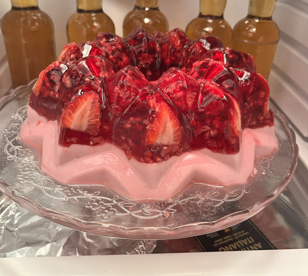 NISHwmn's tweet photo. Made for Dad, having problems swallowing #ALS Christmas bringing back a 70s fav #JelloMould a desert we can all eat #LivingWithALS #C9orf72 #SoftFood https://t.co/NIhfg8BS1D
