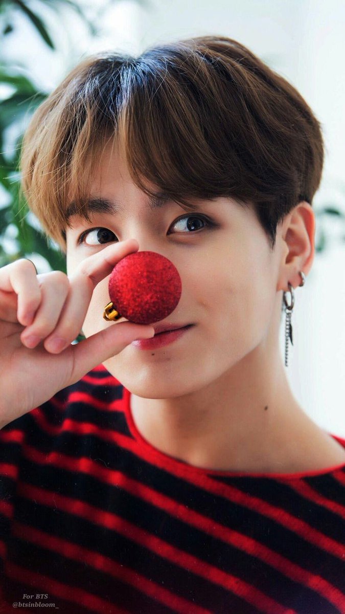 NevenelVento's tweet photo. #kookiday Christmas week https://t.co/s9suuG1f5Y