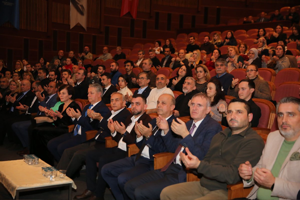 avrecepsencan's tweet photo. AK Parti MKYK Üyemiz Sn. Ahmet Bilal KIYMAZ, Küçükçekmece İlçe Başkanımız Sn. Sami ŞAHİN ve İlçe Başkan Yardımcımız ile Koca Yusuf Belgeseli Lansman Gecesine katılım sağladım. Programda emeği geçen herkese teşekkür ederim. https://t.co/gfV5i0qiF0