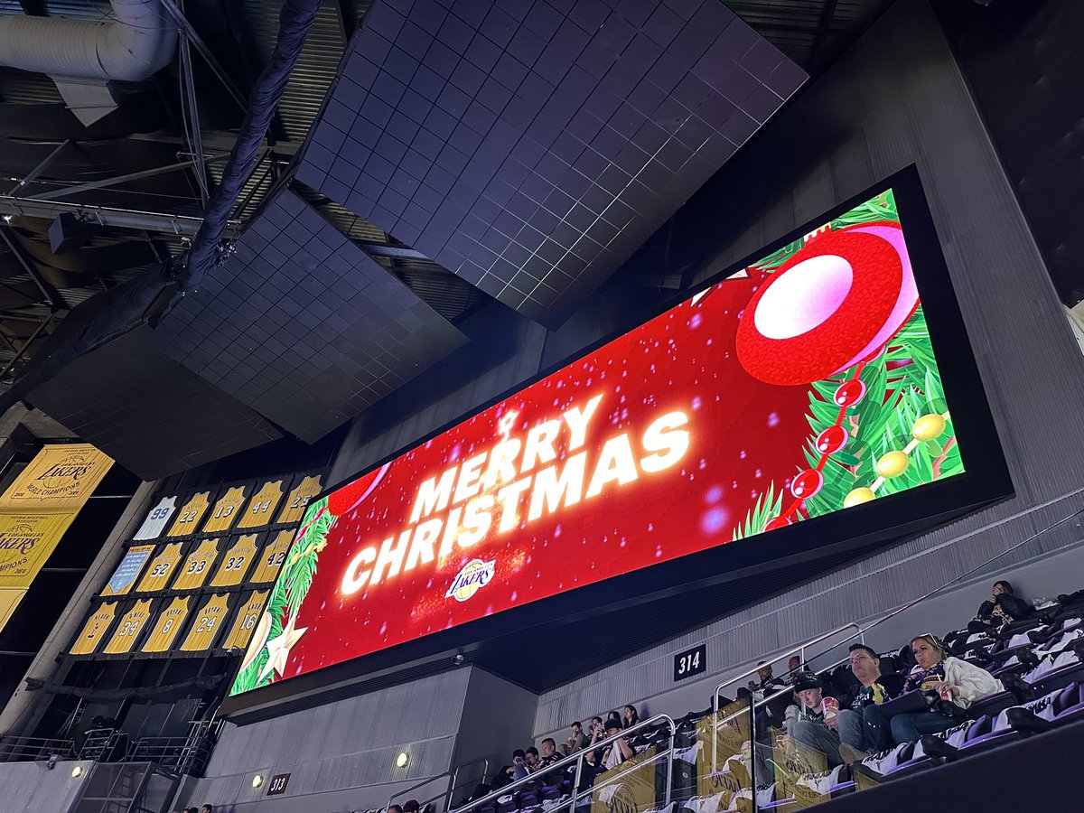 Merry Christmas! Go Lakers! 
#LakeShow