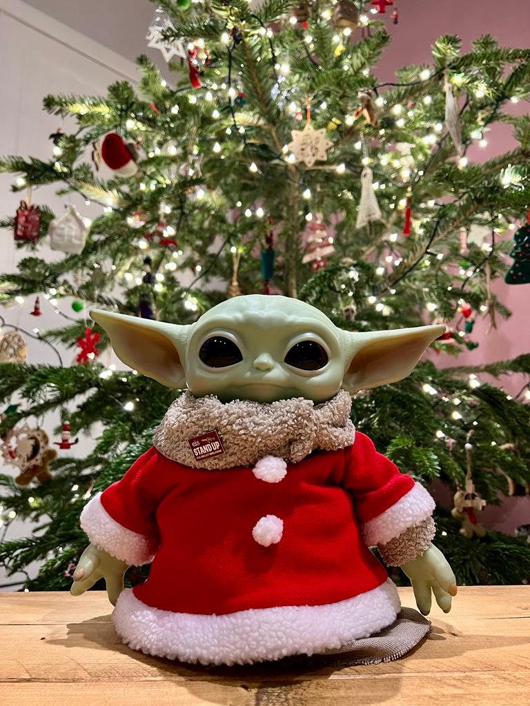 Merry Christmas to all my <a href="/EISUnion/">EIS</a> friends 🥂🎄