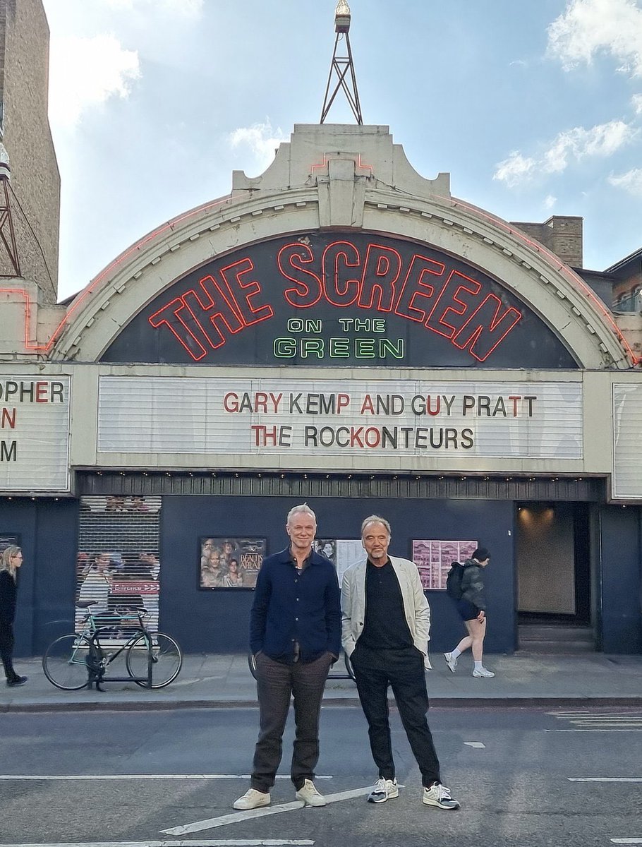 Happy Christmas from Guy and Gary ⁦@garyjkemp⁩ ⁦@guypratt⁩