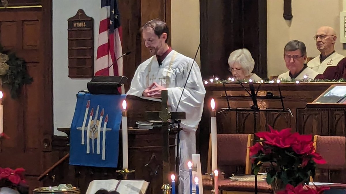 GordonBarrows's tweet photo. PHOTOS: Merry Christmas from the New Bethlehem First Fellowship Church! Our Christmas Eve Candlelight Worship Service was w/ Rev. Dr. Gordon Barrows. https://t.co/d5UXefj379
#MerryChristmas #Christmas #Church #Community #NewBethlehem #RedbankValley #FirstFellowshipChurch https://t.co/cerLaIzFI3