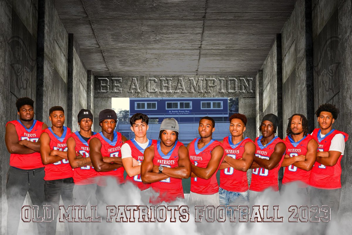 Merry Christmas from Old Mill Football‼️🔴⚪️🔵🎄