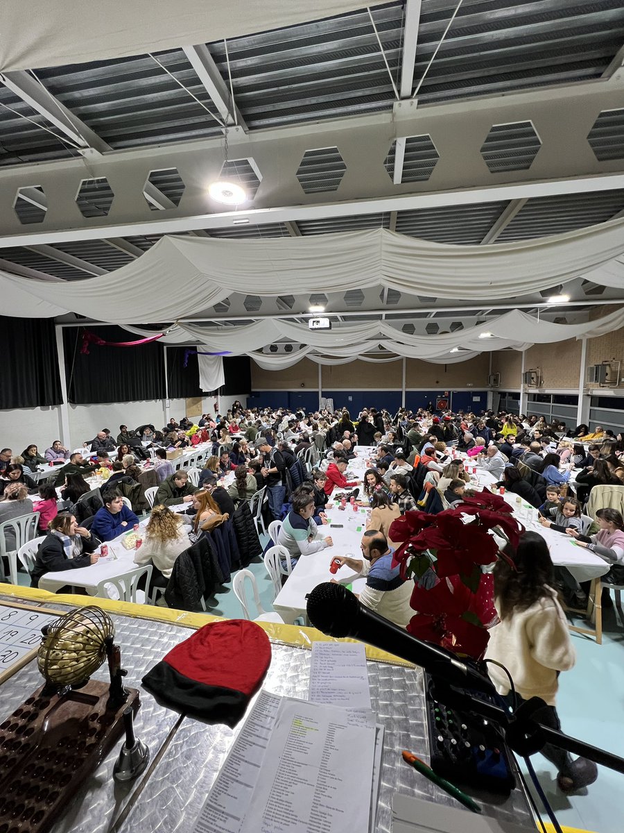 cemoia1922's tweet photo. 🎄QUINTO DE NADAL🎄
Magnífica tarda de quinto! Moltes gràcies a tots els que heu vingut a jugar! Hem repartit molts premis i productes del Moianès.
Ens retrobem demà al Quinto de Sant Esteve. Us hi esperem!
#quinto #quintodenadal #cemoia #primerequipfemení #nadal #tradicions https://t.co/vN9SZsnqtJ