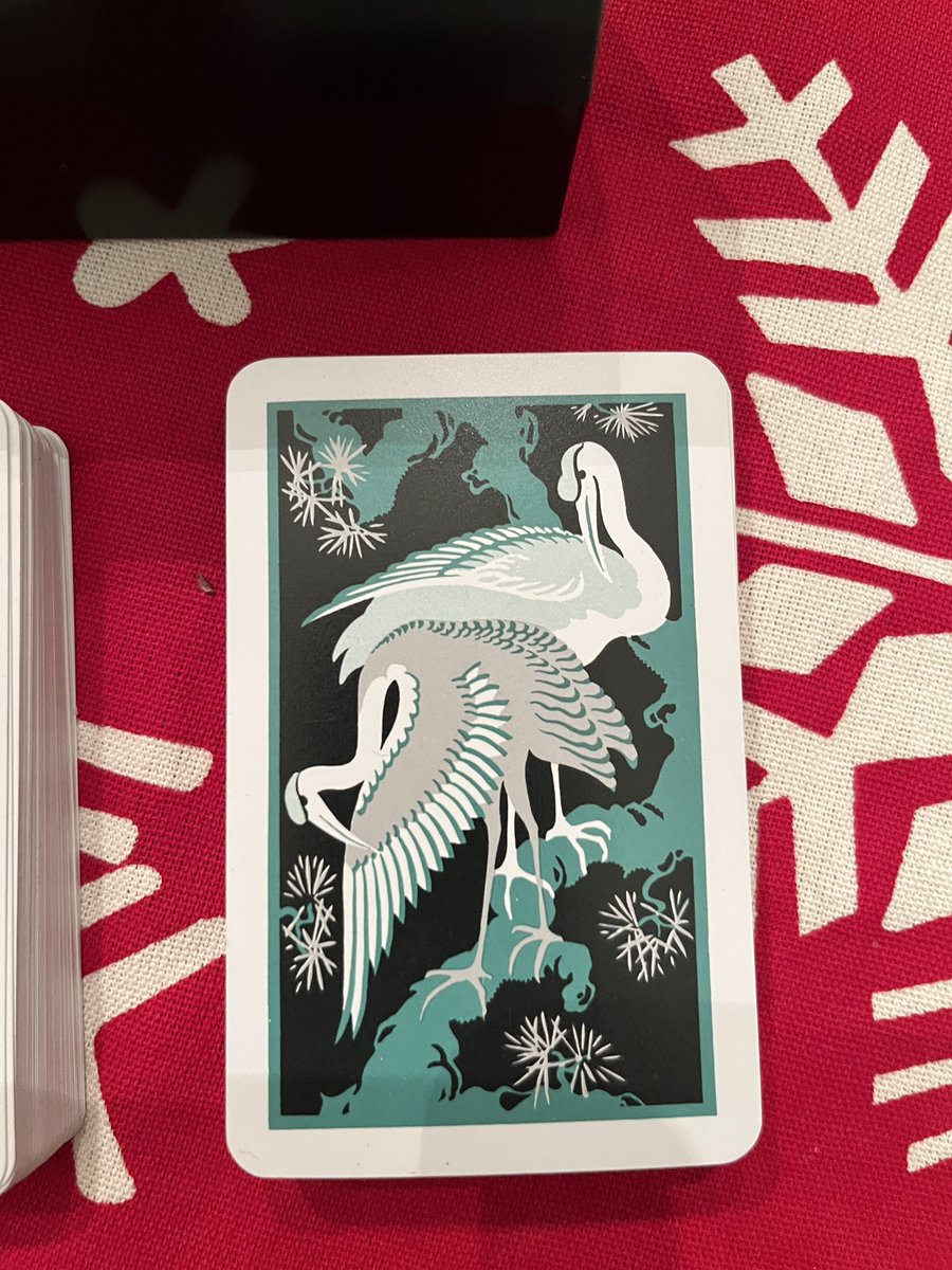 PaulOresteen's tweet photo. Oh baby! My dad one-upped me and got me TWO vintage KEM decks. These babies are beautiful, very playable and between 83-77 years old. #cardnerd https://t.co/9wmDkkVIie
