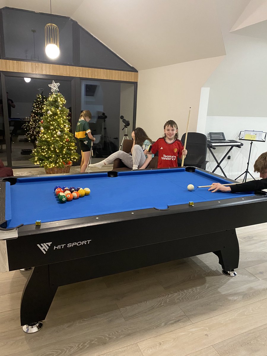 Just the 20 of us for breakfast, 8 for dinner and now an in house pool tournament being played for bragging rights.
#lovechristmas