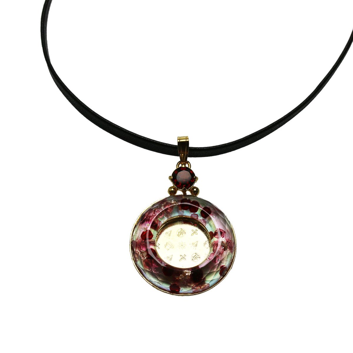 TAMARUSAN_en's tweet photo. 🍩✨ Sale Alert ✨🍩 Right now, you can get a stylish choker featuring a resin donut-shaped charm and leather cord at a special price! With its simple yet distinctive design, it's perfect for adding a touch of fashion to your 🌈💖 #ChokerSale #ResinCharm #FashionAccessories https://t.co/fLo8yl6kuc