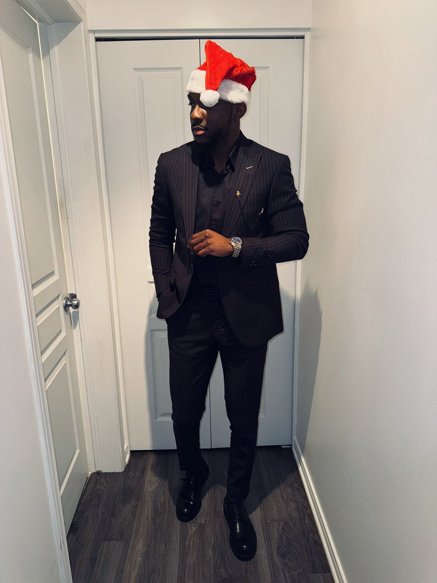 kupelesa's tweet photo. Souhaitons nous : Amour, Bonheur, Paix et Grâce🙏🏽

Merry Christmas 🎄❤️ https://t.co/oOCzotm9Uw