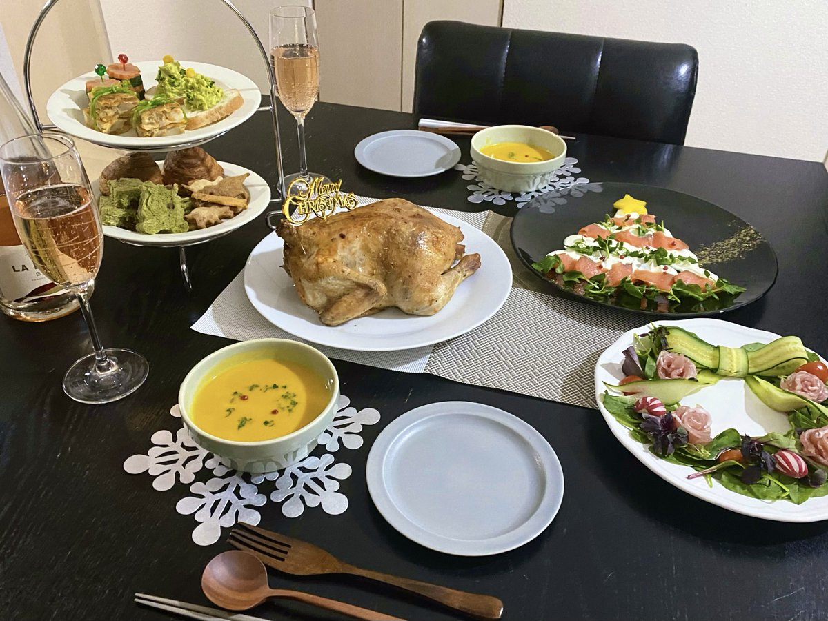 chiro_____'s tweet photo. メリークリスマス2023🎄
24〜25日色々作って飲んだメモ🍾 https://t.co/pCgYPHZBRV