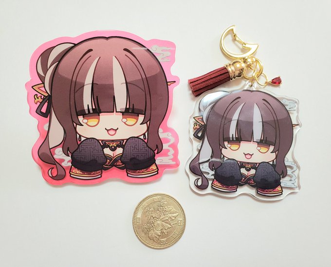 ユエのクリップとお譲り品のアクキー。まじでクリップデカイ