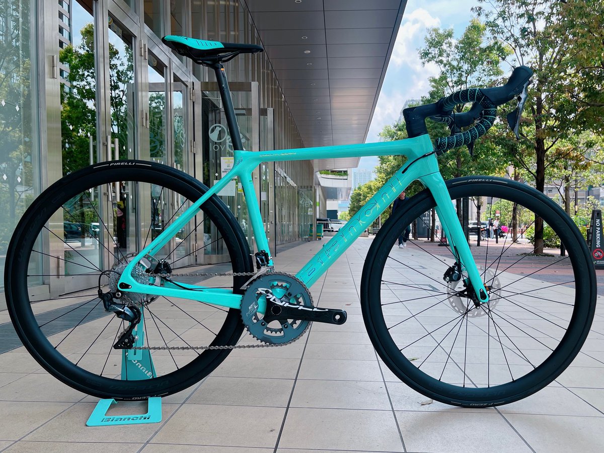 ariake1885's tweet photo. 【有明】大特価にてご用意しております！！
有明ガーデン限定車
◆SPECIALISSIMA DISC◆
COLOR : CK16/Mermaid Scale Full Glossy
SIZE : 50
コンポーネント : SHIMANO ULTEGRA
クランク : MICHE
ホイール:ULTEGRA C36

#ビアンキ #Bianchi #有明ガーデン #チェレステ #ridebianchi #SPECIALISSIMA https://t.co/X6gPcvkLAU