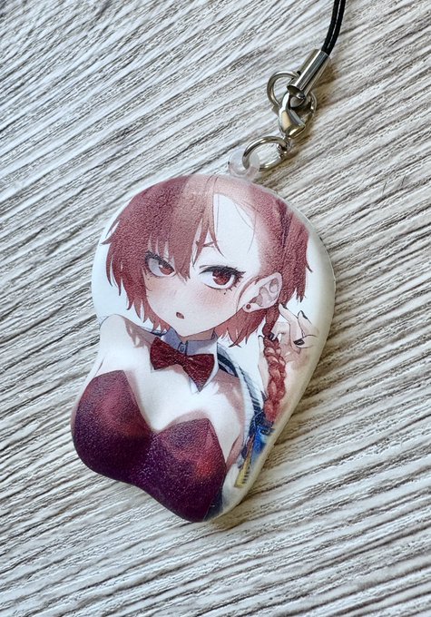 新刊おまけ 問題作 
ネルのミニおっぱいマウスパッドストラップ 