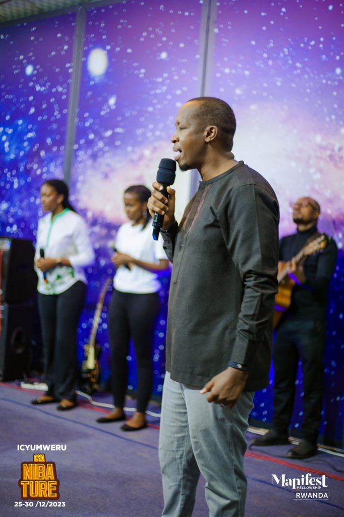 H_W_Patince's tweet image. Zab 1 : 1
Hahirwa umuntu udakurikiza imigambi y'ababi,Ntahagarare mu nzira y'abanyabyaha,Ntiyicarane n'abakobanyi.

*Youtube*📹
youtube.com/live/Sz2xywSSa…

#ManifestRwanda
#CrossOverWeek