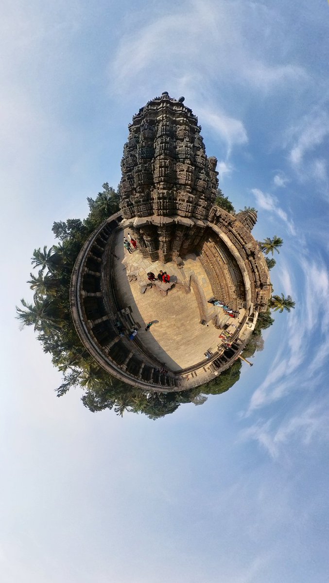 A 360 view of the Chenna Keshwara Temple at Somanathapura .......
#Heritagesite #Somanathapura #TemplesOfKarnataka