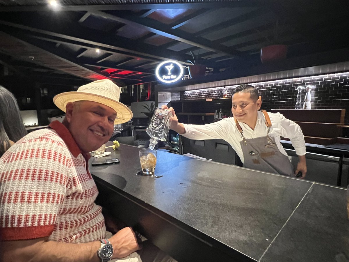 TeamGumball5's tweet photo. QUEUE THE FUCKING MUSIC AND BEING IN THE CLOSER!! #TequilaOldFashion #WheninMexico #WhatsinArtiesMouth https://t.co/h4fhT2mBdW