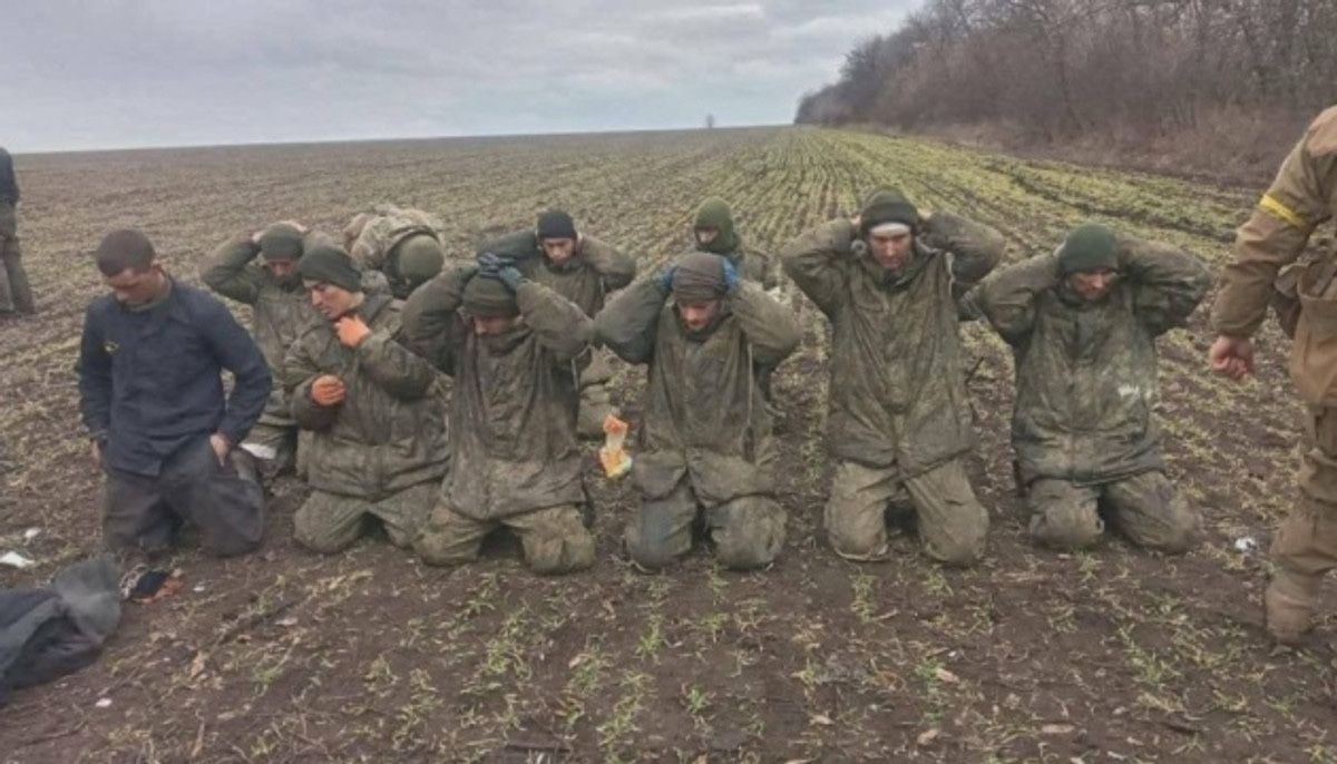 Russian Troops Surrendering in 'Whole Groups’ Because of ‘Inhumane Commanders’ kyivpost.com/post/25939