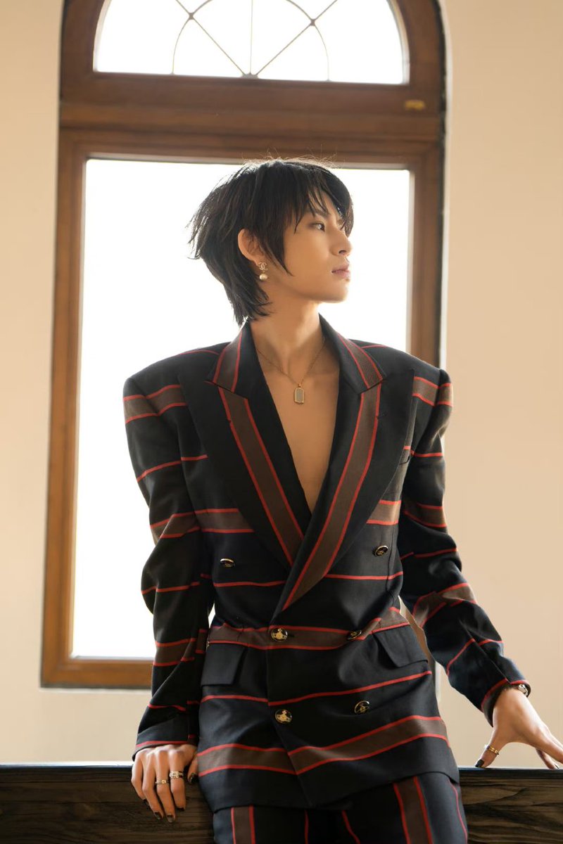 linkaidarlings's tweet image. how come u look so good in every haircut??

#xiaogui #wanglinkai #小鬼王琳凯