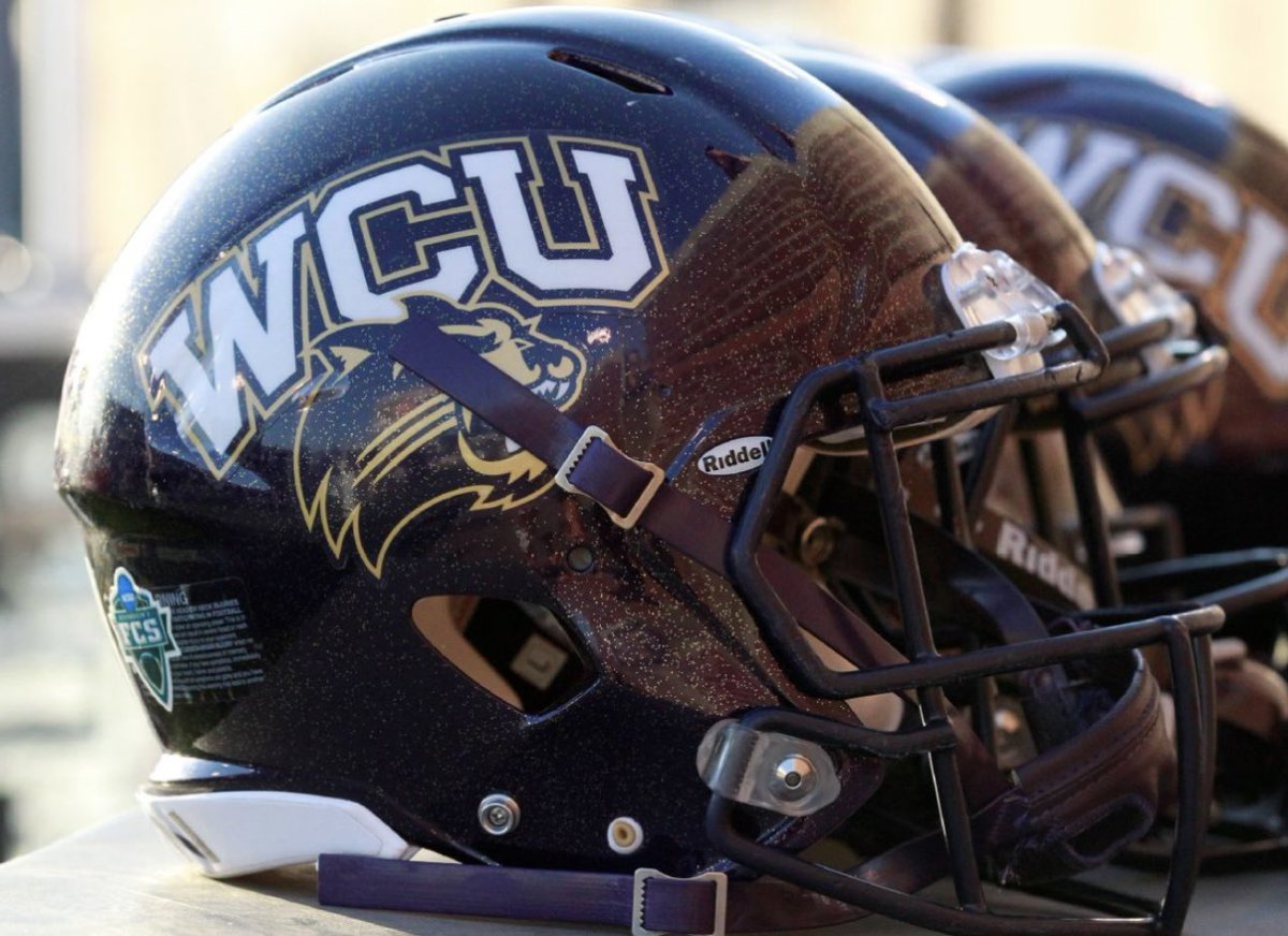 Blessed to Receive another offer from WesternCarolinaUniversity 🟣⚪️<a href="/KropFBTwitr/">Krop Football</a> <a href="/Coach_2CAP/">Tommy Caporale</a> <a href="/coachlu102102/">Coach Lu</a> <a href="/WCUCoachO/">Jerry Odom</a> <a href="/Andrew_Ivins/">Andrew Ivins</a> <a href="/MohrRecruiting/">Brian Mohr</a> <a href="/TheCribSouthFLA/">Frank Tucker</a> <a href="/RivalsFriedman/">Adam Friedman</a> <a href="/larryblustein/">Blustein Recruiting</a> <a href="/TheUCReport/">Billy Tucker</a> <a href="/RyanWrightRNG/">Ryan Wright</a>