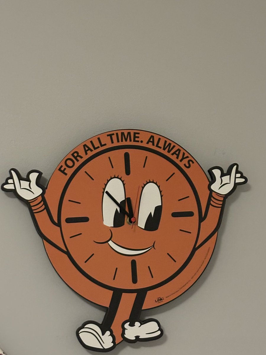 Merry Christmas @MissMinutesTVA , i got you in the form of a wall clock for Christmas :)
