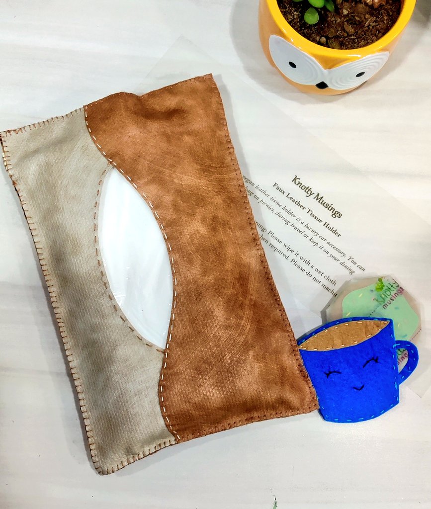 Made this faux leather Tissue Sleeve for cars, picnics 🧺 and can be used at home too. Along with a donut and tea cup bookmark. 😊

#Lastorderoftheyear #handmade  #veganleather #tissuesleeve #bookmarks #teacup