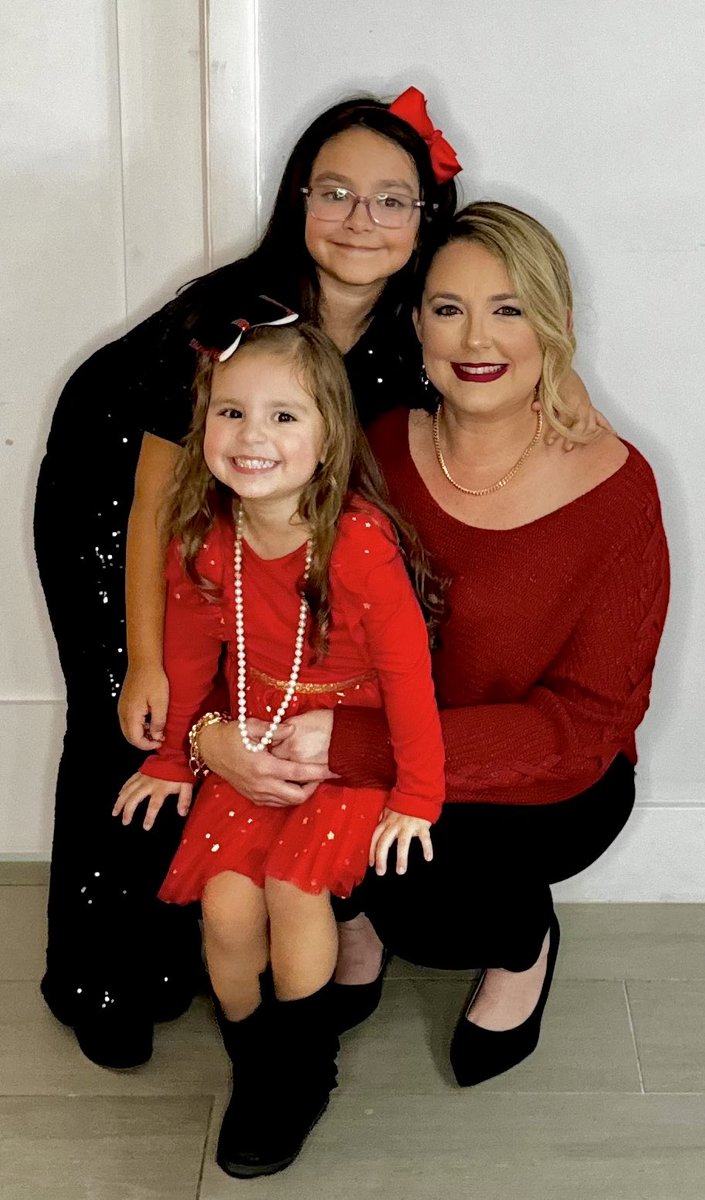 Merry Christmas from the Suarez Family!
 May your holiday season sparkle with love and laughter! 🎅🏼⭐️🎁🎄